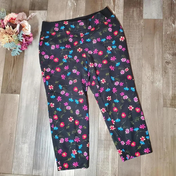 Investments The Park Ave Pull-On Black Floral Women's Ankle Pants Plus Size 16W - Picture 1 of 13